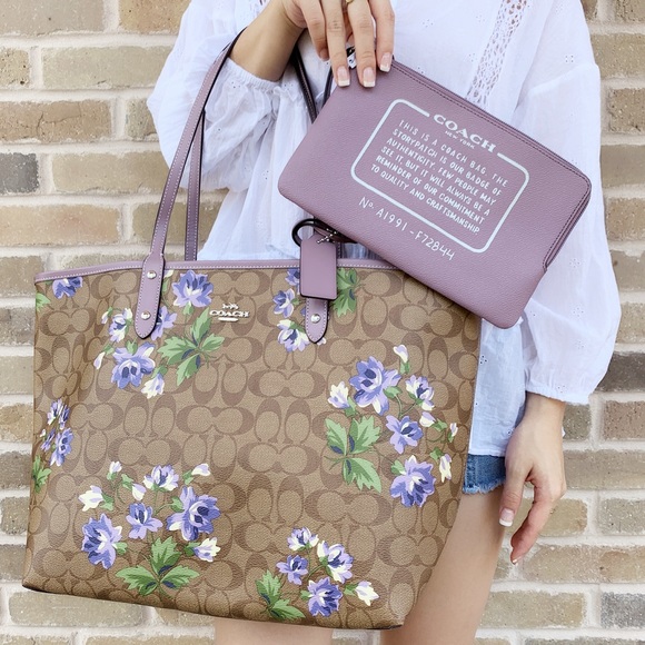 Gaby’sBags👜💕-NWT Coach Reversible Tote & Pouch - Picture 5 of 5